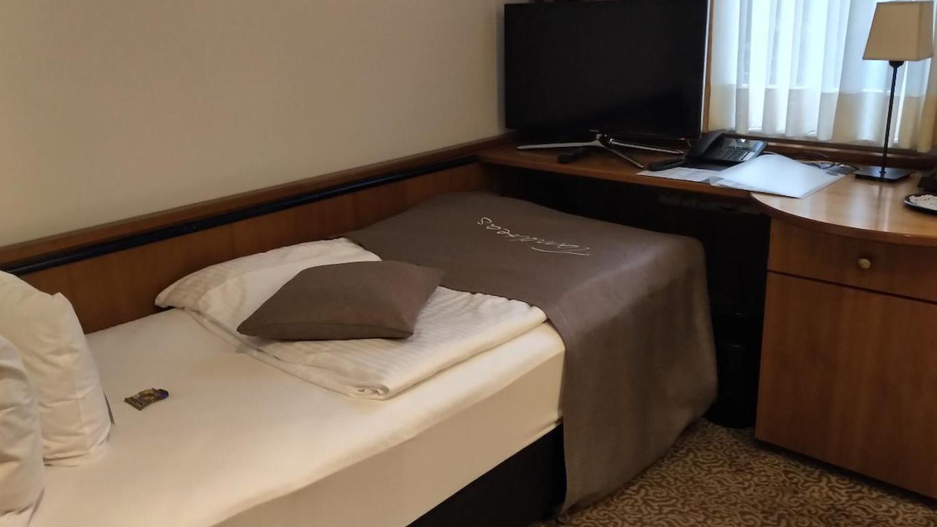 Tandreas Hotel & Restaurant Gießen Extérieur photo